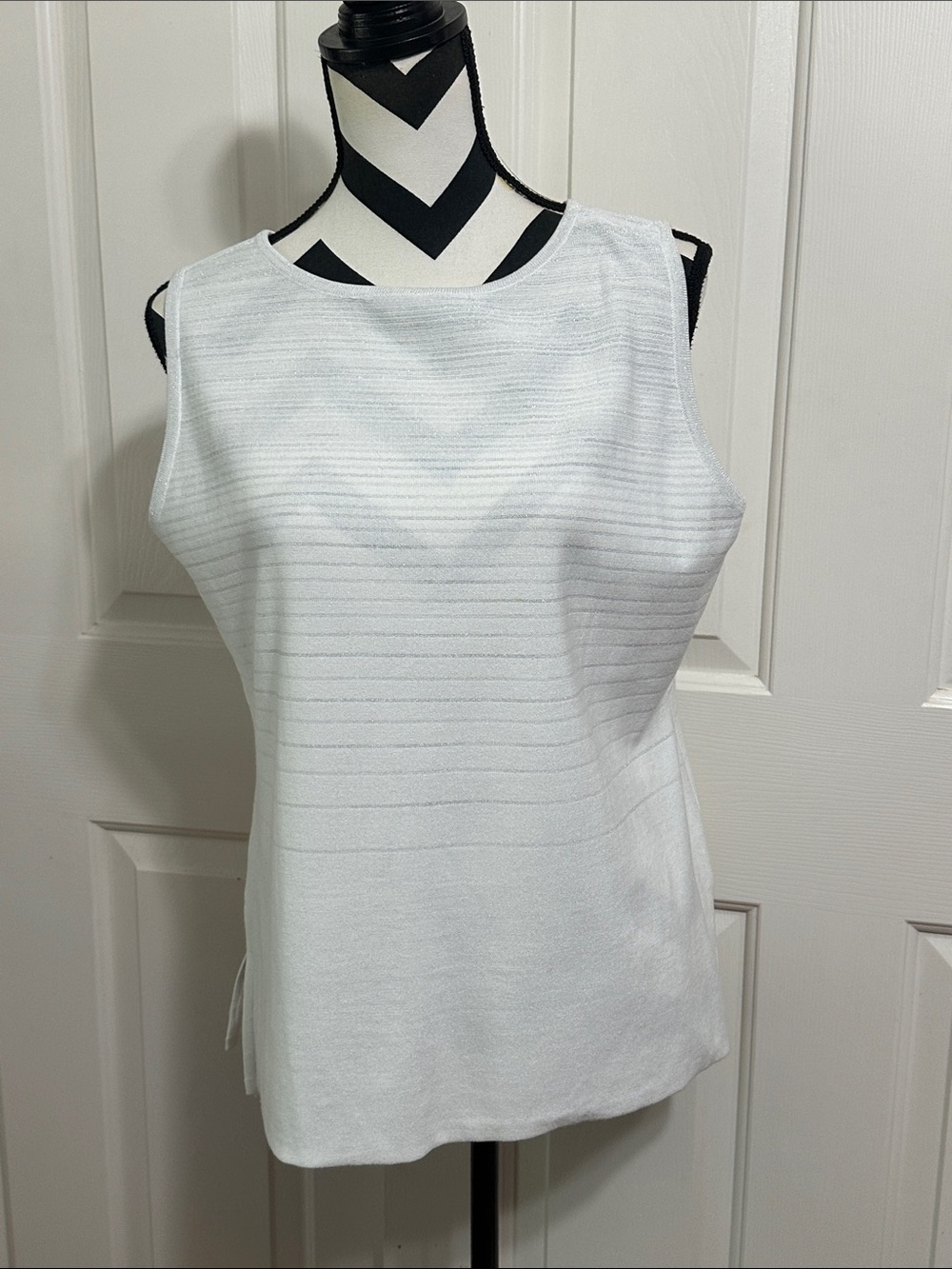 Misook White & Silver Stiped Sleeveless Knit Tank